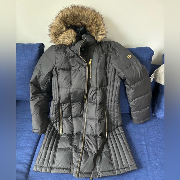 Black Michael Kors parka with down filling and fur lined hoody size Medium - Picture 3 of 5
